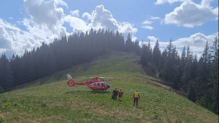 Salvamontistii au recuperat trei ucraineni de pe munte. Unul dintre ei era de trei zile pe munte si ramasese fara apa si mancare