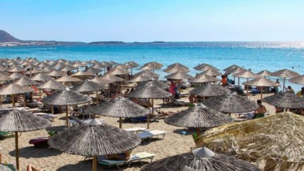 Grecia Inteligenta artificiala va ajuta la supravegherea plajelor pentru a descoperi posibila ocupare a spatiilor peste limita prevazuta de licenta