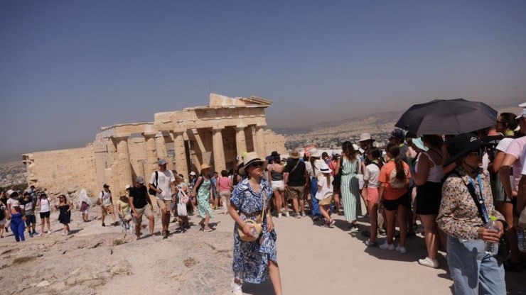 Canicula cumplita la Atena Acropola va fi inchisa miercuri pentru turisti pe fondul unor temperaturi de 43 de grade Celsius