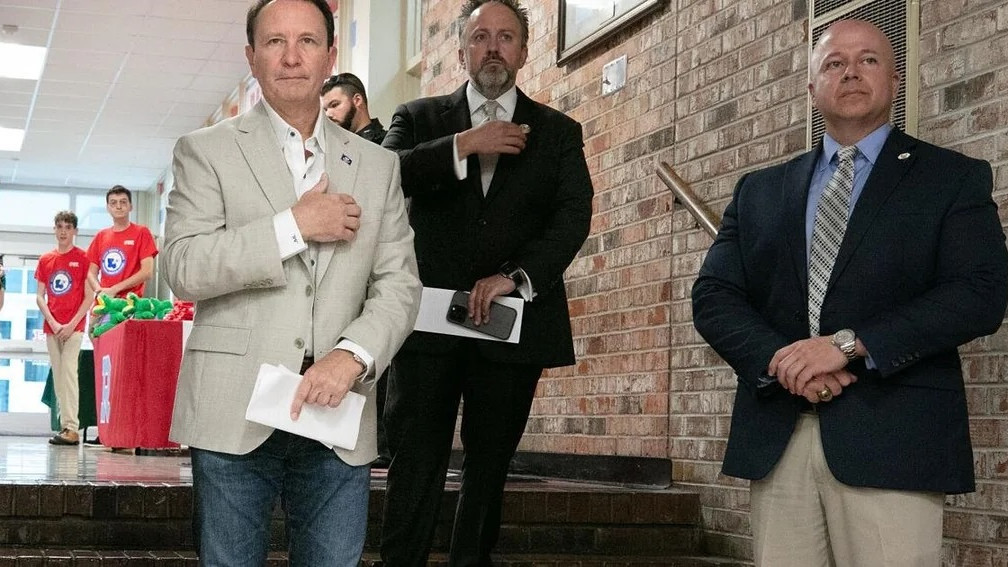 Guvernatorul statului american Louisiana a impus afisarea celor Zece Porunci biblice in toate institutiile locale de invatamant