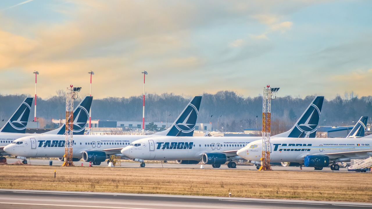 Miruță prezintă avionul nou-nouț de la Tarom Au venit la mine cu un buget pentru TAROM pe care l-am respins. Era un buget proiectat mai degrabă pentru a umple cu bani cutiile de pantofi ale unor politicieni