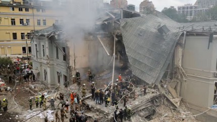 Un spital de copii din Kiev lovit de o racheta ruseasca. Cinci persoane au murit patru au fost ranite si mai multe altele ar fi ramas prinse sub daramaturi in unul dintre cele mai grele atacuri asupra capitalei