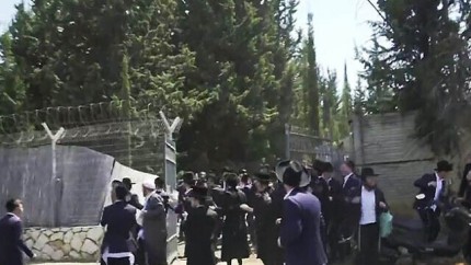 Armata israeliana a anuntat ca va trimite zeci de mii de ordine de recrutare evreilor ultraortodocsi