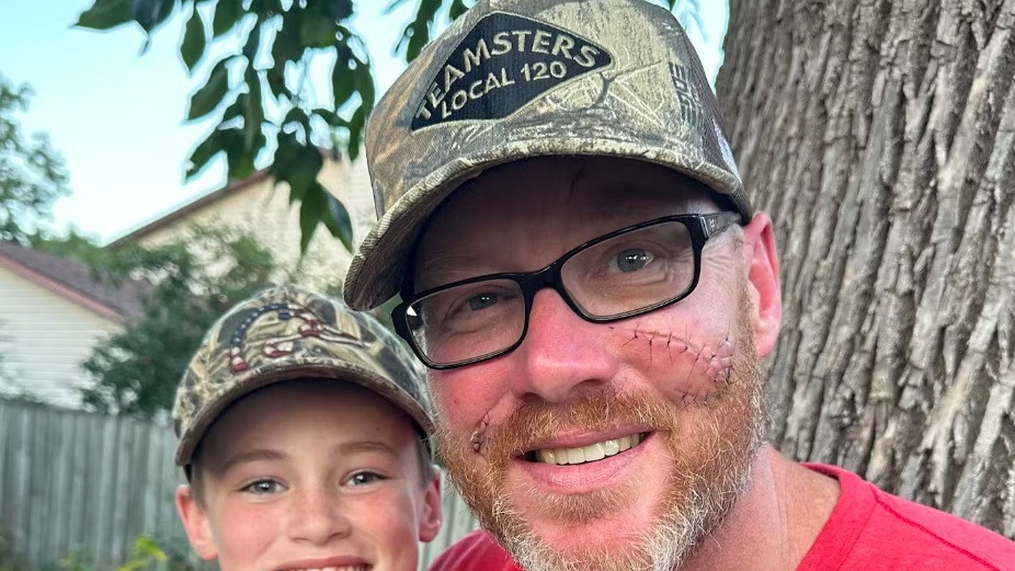 Un baiat de 12 ani din Wisconsin a impuscat mortal ursul care-l atacase pe tatal sau