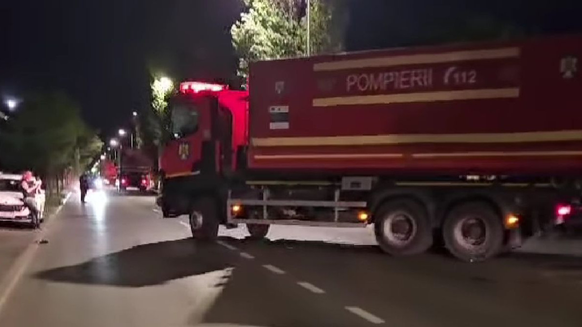 O femeie cu probleme psihice a incendiat un apartament din Resita. 16 persoane inclusiv sase copii evacuate de urgenta