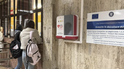 Peste 10 statii de metrou din Capitala au fost dotate cu defibrilatoare automate. In ce orase vor mai fi montate astfel de aparate