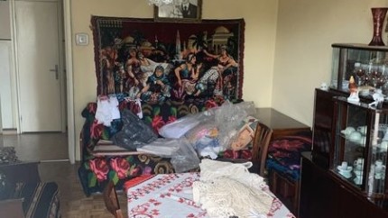 La Cluj pret record de 2300 euromp pentru un apartament vechi care are inca o carpeta cu Rapirea din Serai