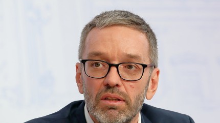 Liderul partidului de extrema dreapta austriac ii indeamna pe rivali sa accepte faptul ca trebuie sa guverneze dupa victoria in alegeri