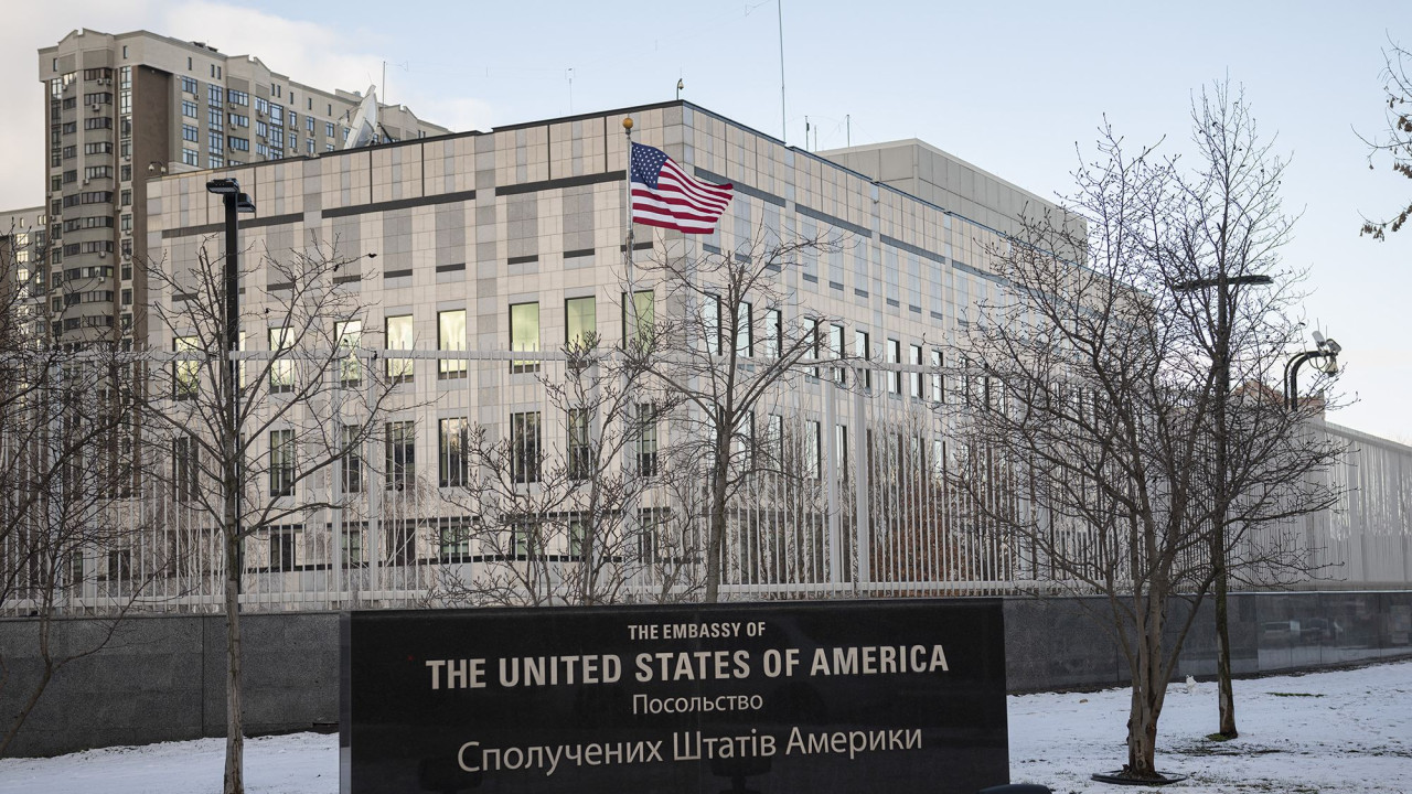 Statele Unite si-au inchis de urgenta ambasada de la Kiev dupa ce serviciile secrete au avertizat ca Rusia va lansa un atac de amploare asupra capitalei ucrainene