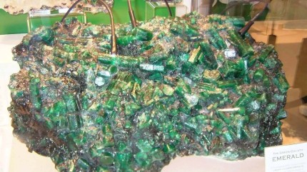 Un judecator american a decis ca un smarald blestemat in valoare de 1 miliard de dolari sa fie returnat Braziliei