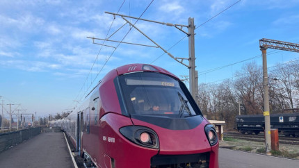 Noul tren electric Alstom a parcurs traseul dintre Bucuresti si Brasov. Va fi pus in circulatie in 20 noiembrie