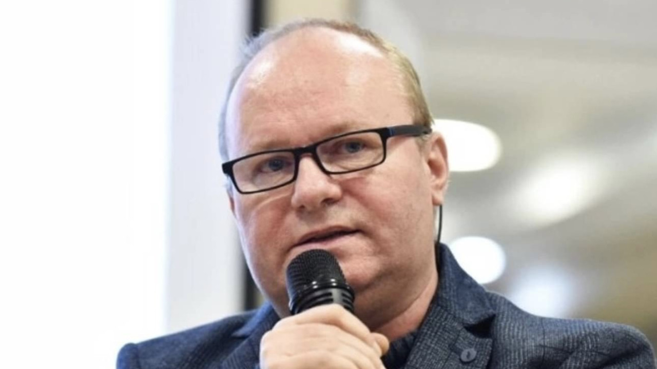Cristian Paun specialist in economie despre cele 10 pericole in 2025 Taiati de pe lista cheltuielile inutile si evitati creditul de consum pe cat posibil