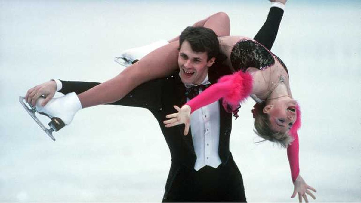La bordul avionului prabusit la Washington se aflau doi fosti campioni mondiali la patinaj. Cuplul emigrase in 1998 din Rusia pentru a duce o viata mai fericita in America