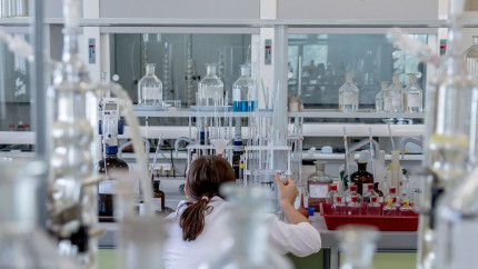 Rusia îi sfătuiește pe cercetători să evite Occidentul și supraveghează călătoriile în mediul academic
