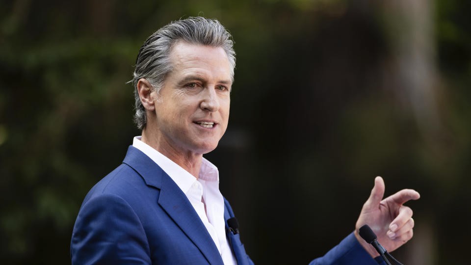 Se va ajunge la secesiune Guvernatorul statului California Gavin Newsom va contesta in instanta tarifele vamale impuse de administratia de la Washington
