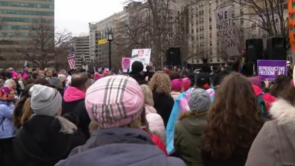 Mii de oameni se aduna la Washington pentru a protesta impotriva inaugurarii lui Trump