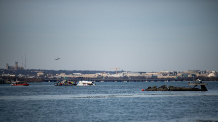 Ancheta tragediei aviatice din Washington. Elicopterul ar fi zburat deasupra altitudinii permise