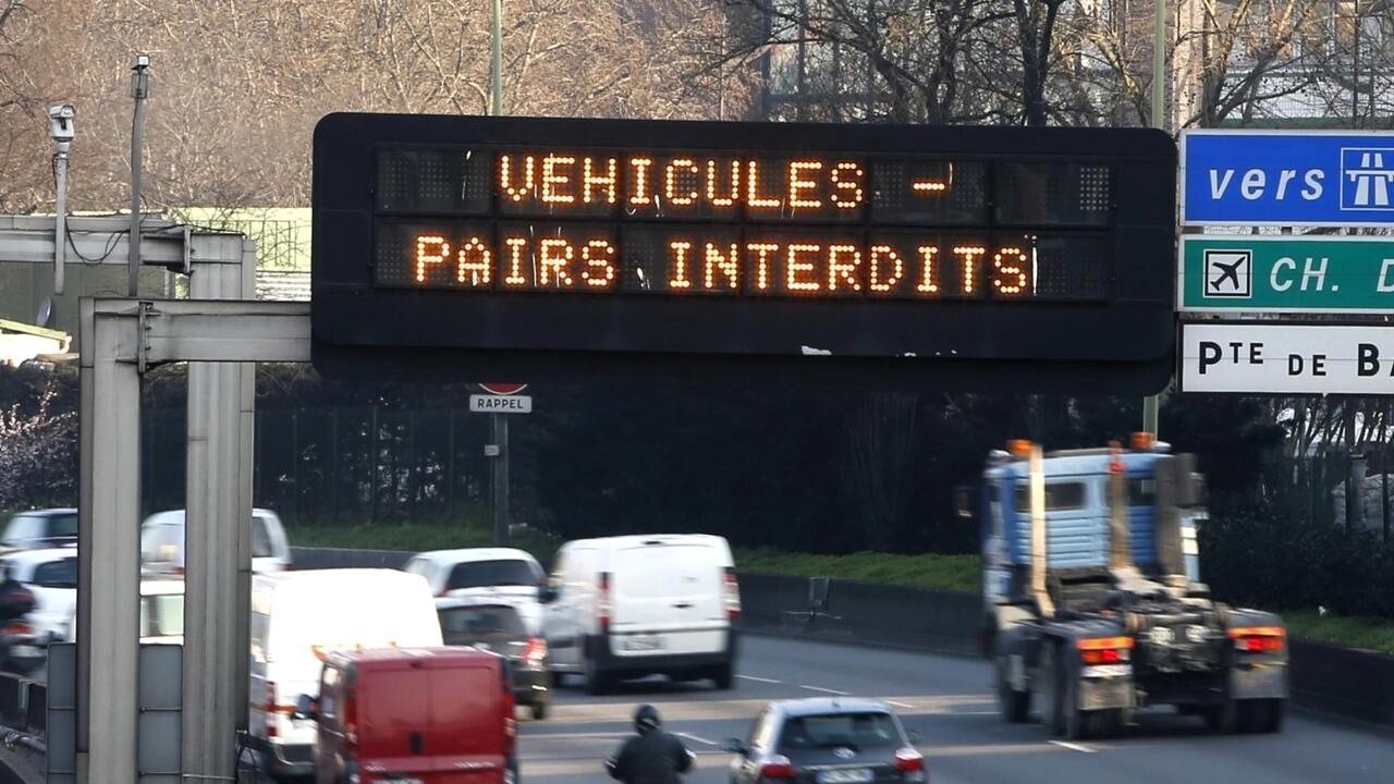 Referendum verde la Paris. Locuitorii capitalei Frantei voteaza astazi daca inca 500 de strazi ale orasului vor deveni pietonale
