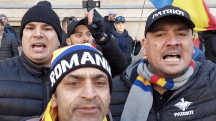 Presa mizerabila. Jurnalist de la publicatie pro-rusa cu sapca cu Patriot printre sustinatorii lui Georgescu - VIDEO