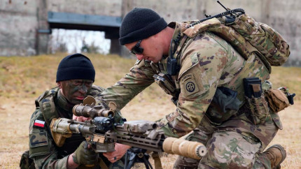 Polonia va oferi pregatire militara pentru toti barbatii adulti care vor pentru a asigura o forta de rezerva care sa faca fata unor potentiale amenintari