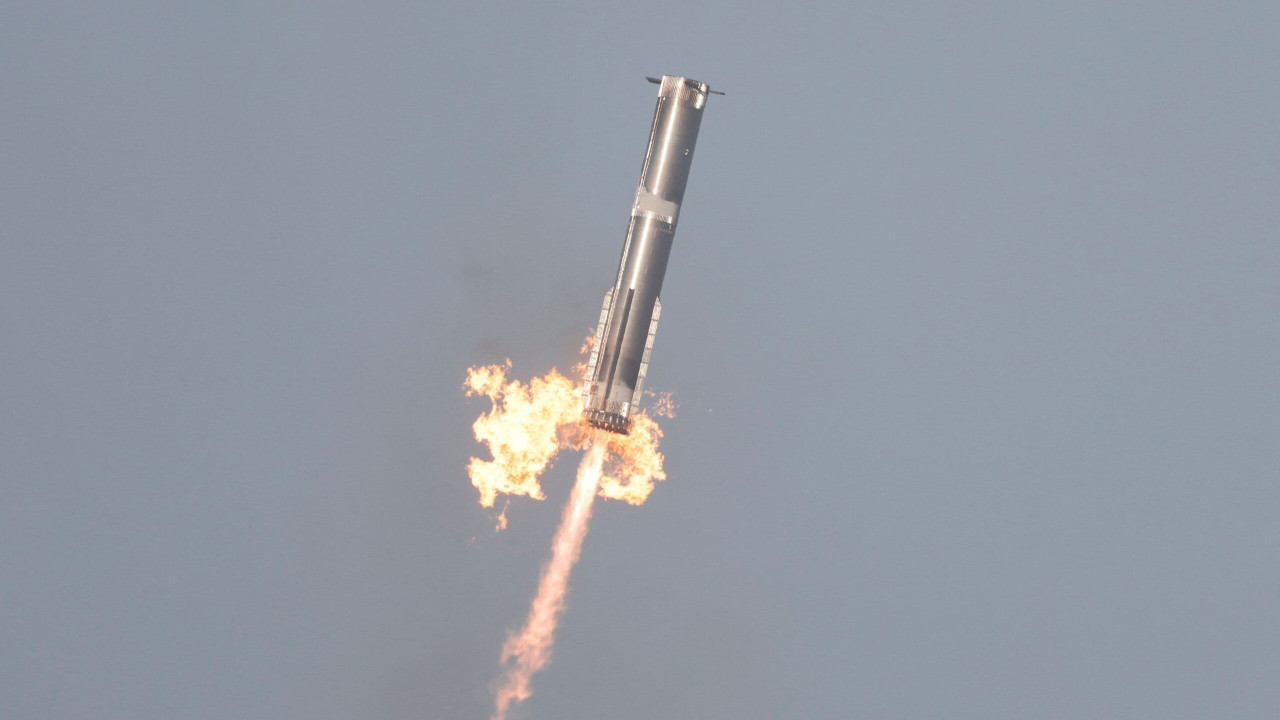 Un nou succes al lui Elon Musk o nava spatiala Starship de la Space X a explodat in spatiu la cateva minute de la lansare intrerupand tot traficul aerian din Florida - VIDEO