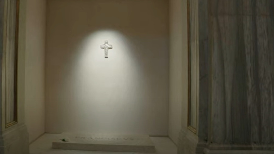 Mormantul Papei Francisc poate fi vizitat incepand de astazi la Bazilica Santa Maria Maggiore din Roma