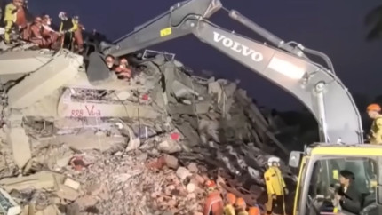 Sute de salvatori din 15 tari se afla in Myanmar pentru a ajuta la salvare. Din SUA au venit trei lucratori care au aflat ca sunt disponibilizati