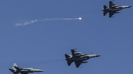 Intre Pakistan si India a avut loc o batalie aeriana majora implicand aproximativ 125 de avioane de vanatoare