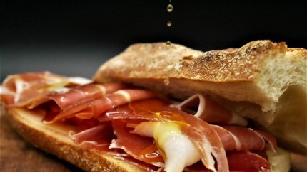 25 dintre cele mai bune sendvisuri din lume. Cum se prepara chivito capra mica din Uruguay