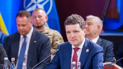 Sondaj INSCOP Peste jumatate dintre romani se asteapta ca modul in care este reprezentata Romania in plan extern sa se imbunatateasca sub mandatul lui Nicusor Dan