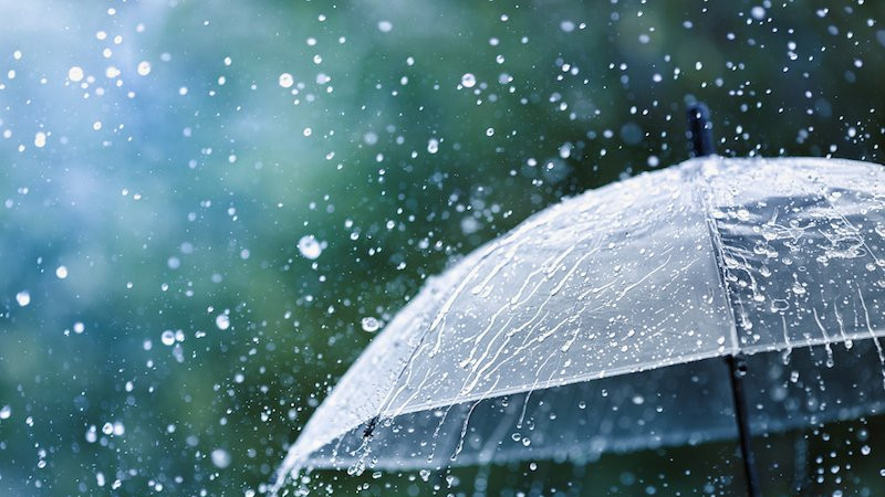 Vreme instabila cu ploi torentiale si vijelii in mare parte din tara. Temperaturile nu vor depasi 30 de grade