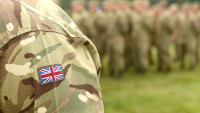 Posibil nou război. Trupele britanice se antrenează să recucerească Insulele Falkland după amenințările Argentinei. Parașutiști britanici au simulat o invazie cu sprijinul avioanelor Typhoon