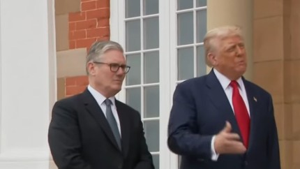 Trump recunoaste existenta unei foamete reale in Gaza si le spune israelienilor sa permita intrarea in Gaza a fiecarui gram de hrana