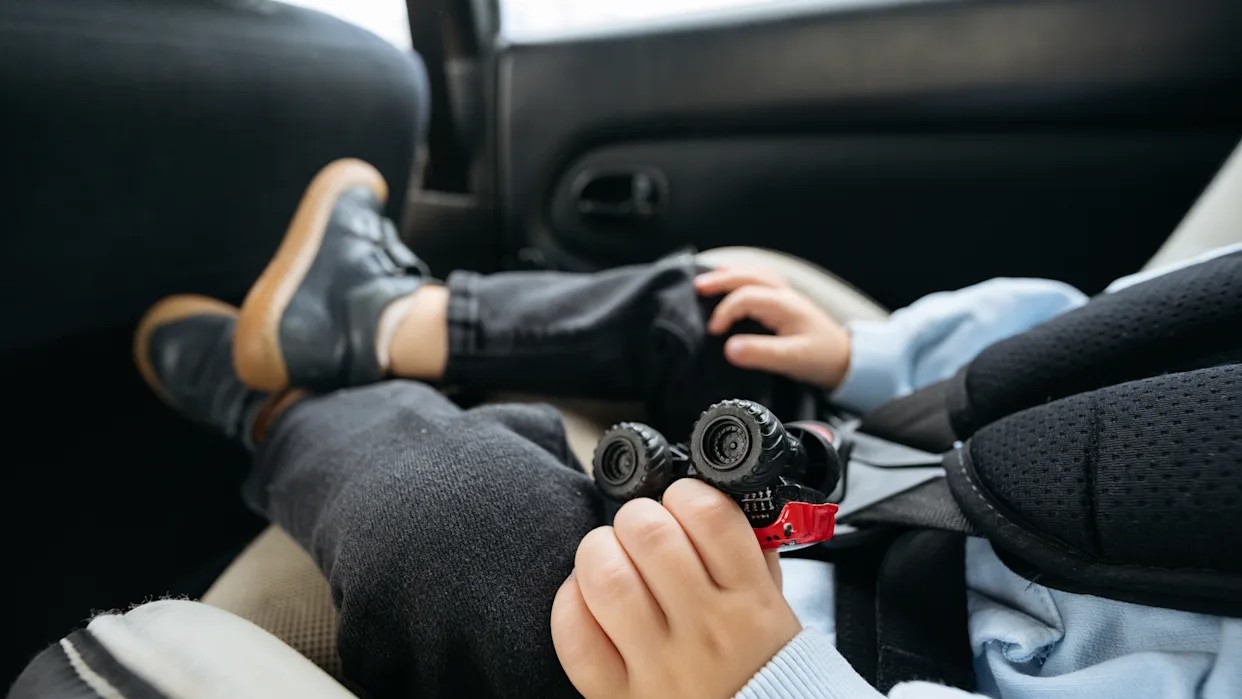 Tragedie în Sardinia Un copil de 4 ani de origine română a murit din cauza insolației severe după ce s-a încuiat accidental în mașina familiei