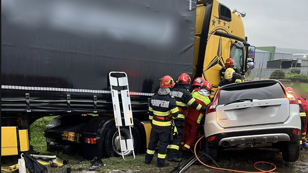 Accident grav în Suceava o femeie a murit trei tinere au ajuns la spital