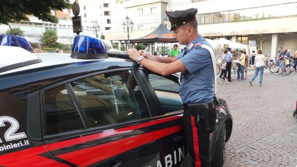 Sute de tineri arestati în Italia într-o acțiune împotriva criminalităţii juvenile. Infracţiuni motivate de ură pe reţelele de socializare