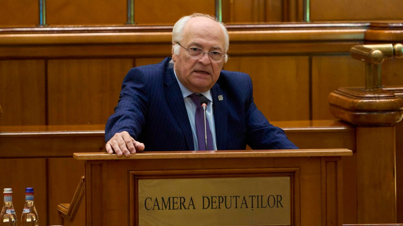 Delir AUR un deputat susține că pământul din Dobrogea ajunge pe vapoare spre Spania Pământul românesc este excavat încărcat în camioane și exportat în Spania