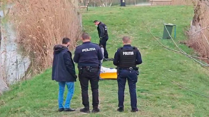 Timiș Posibile rămășițe umane găsite într-o baltă privată după ce s-a surpat un mal