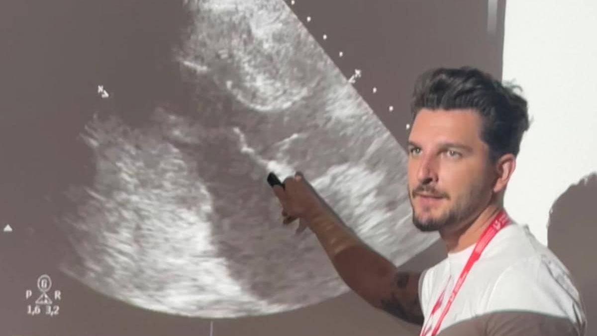 Tânăr medic atacat de suveraniști Ignoranța nu este o opinie. Mă uit la valurile de conspiraționiști care umplu internetul cu minciuni și am o singură întrebare