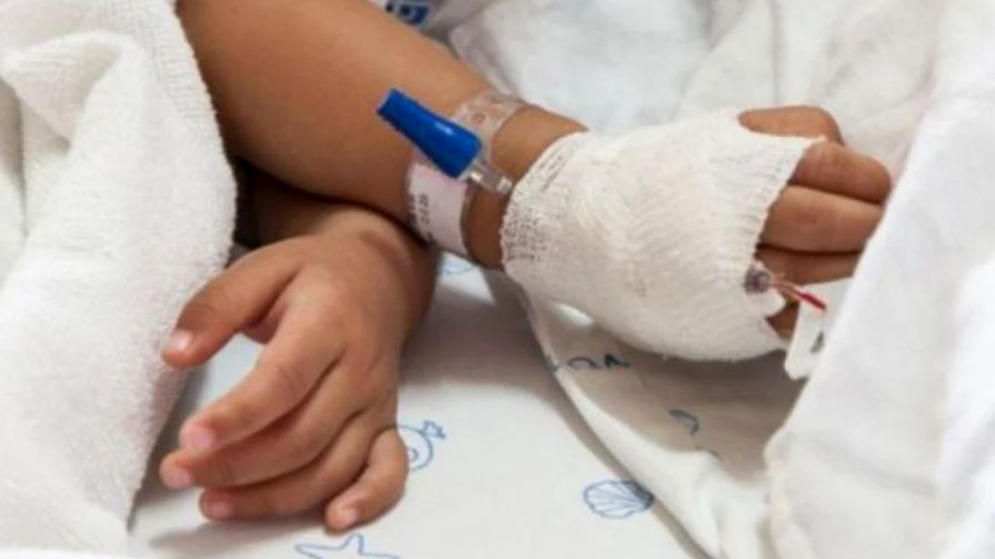 O fetiță de șase ani a ajuns la spital după ce părinții au tratat-o cu o soluție cu efect antiparazitar
