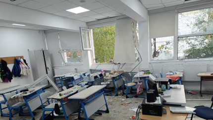 S-au reluat cursurile la Liceul Dimitrie Bolintineanu din București. Elevii învață în două schimburi. 15 clase au fost afectate de explozia din octombrie