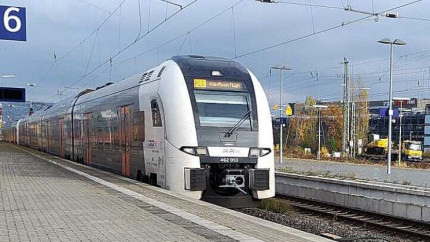 Un mecanic de locomotivă din Germania a fost reținut după ce a trecut de o stație fără să oprească. El ar fi condus beat
