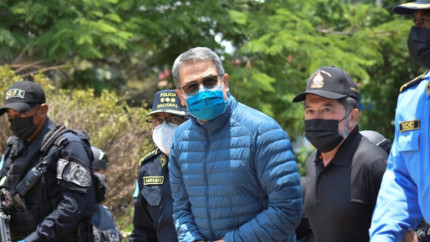 Justiția din Honduras solicită Interpolului arestarea fostului președinte Hernández grațiat de Donald Trump deși fusese condamnat pentru trafic de droguri
