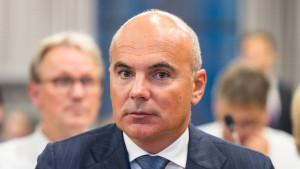 Rareș Bogdan reacție la ieșirea de la DNA Acum mergem la Sfânta Parascheva. Nu prea mă pricep eu la ouă și pui