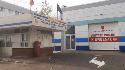Familia unui bătrân din Galați acuză că acesta a murit cu zile după ce a fost plimbat timp de 12 ore între spitale