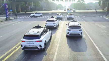 O defecțiune masivă a unor robotaxi a blocat traficul într-un oraș din China