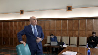 Bolojan a anunțat că azi a fost ultima ședință a Guvernului Bolojan. La final a făcut poze cu miniștrii PNL și USR
