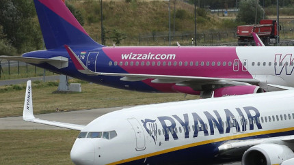 Kerosenul pentru avioanele Wizz Air și Ryanair ajunge doar până în iulie iar creșterea prețurilor la bilete este certă. Ce urmează apoi