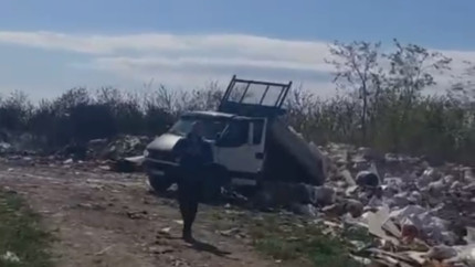Amendat cu 30.000 de lei pentru că a aruncat gunoi într-un loc nepermis