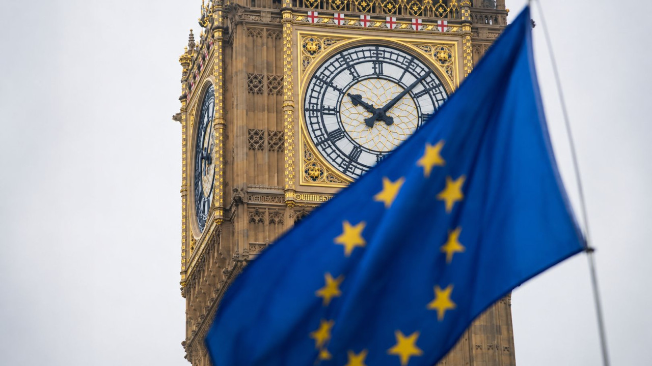 Înapoi spre UE. Un sondaj din Marea Britanie arată o creștere semnificativă a procentului celor care vor revenirea în UE premierul nu exclude un nou pas spre aderare